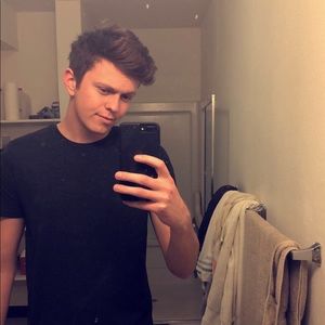 Meet your Posher, Aaron
